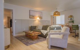 Bohemian Chic An Eclectic Escape-Hot Tub-Pet Friendly-No Pet Fees!